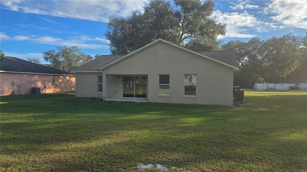 For Sale: $305,000 (3 beds, 2 baths, 1223 Square Feet)