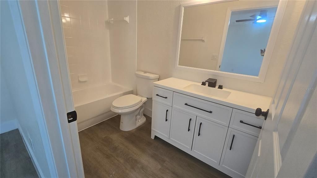 For Sale: $305,000 (3 beds, 2 baths, 1223 Square Feet)