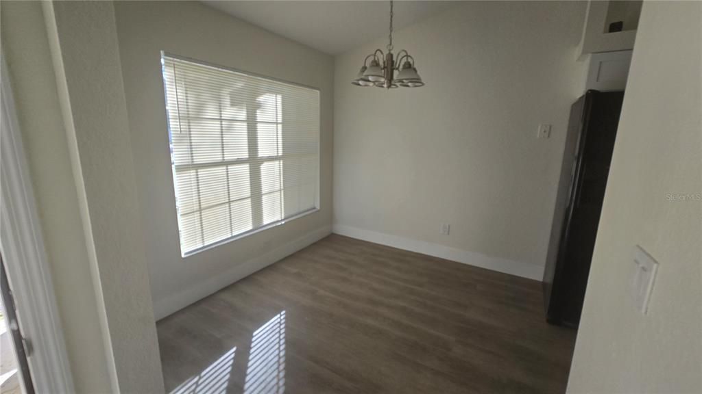 For Sale: $305,000 (3 beds, 2 baths, 1223 Square Feet)