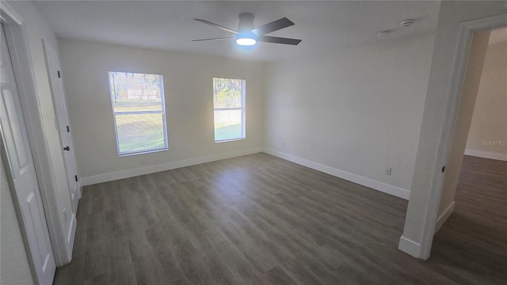 For Sale: $305,000 (3 beds, 2 baths, 1223 Square Feet)