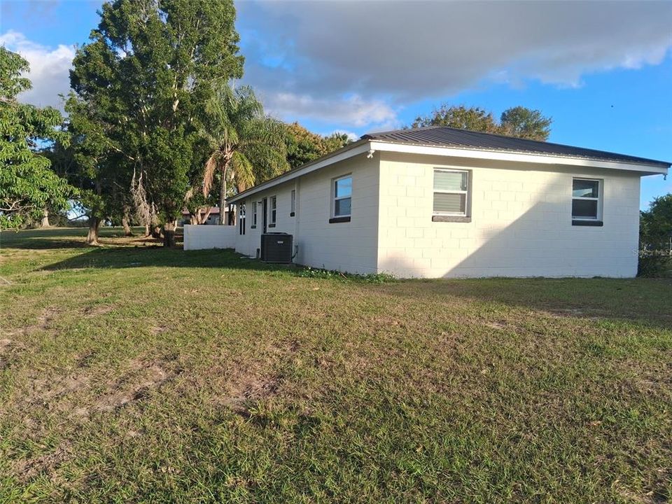 出租: $2,200 (3 贝兹, 1 浴室, 1200 平方英尺)