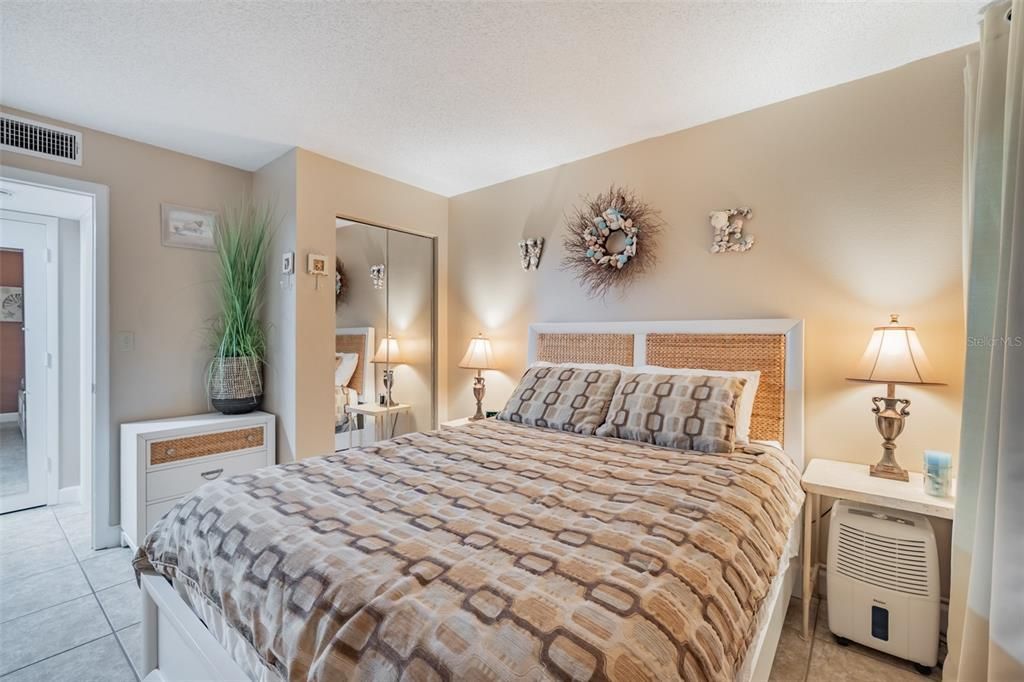 На продажу: $325,000 (1 спален, 1 ванн, 665 Квадратных фут)