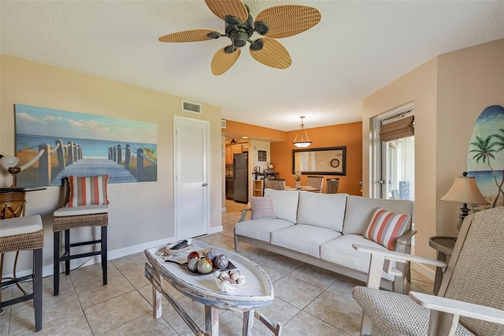 На продажу: $325,000 (1 спален, 1 ванн, 665 Квадратных фут)