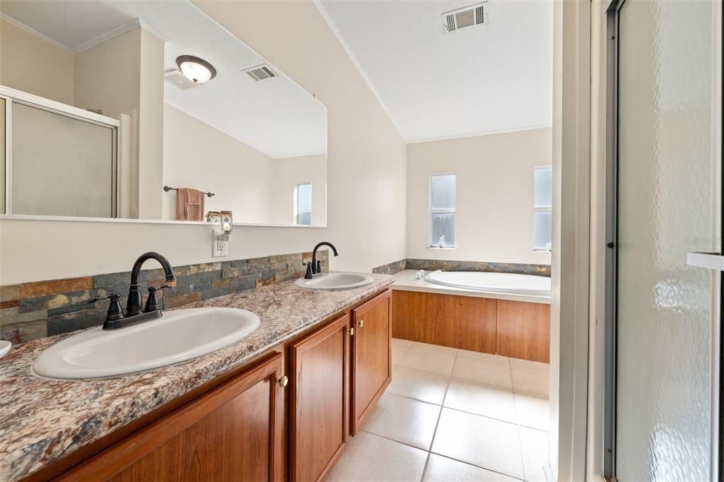 For Sale: $199,000 (4 beds, 2 baths, 1701 Square Feet)