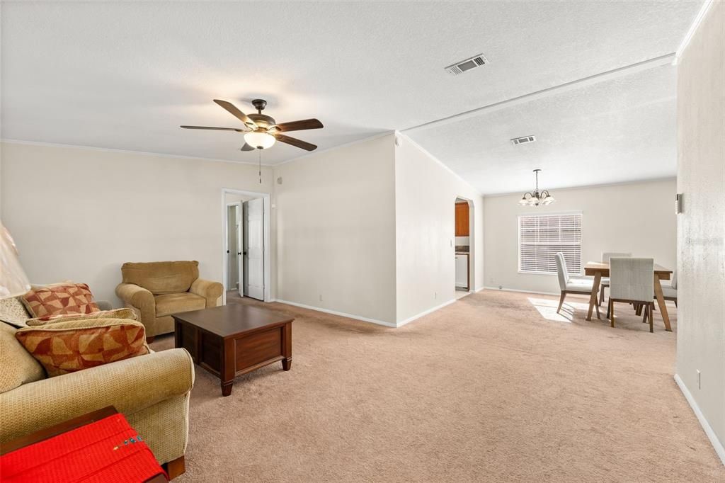 For Sale: $199,000 (4 beds, 2 baths, 1701 Square Feet)