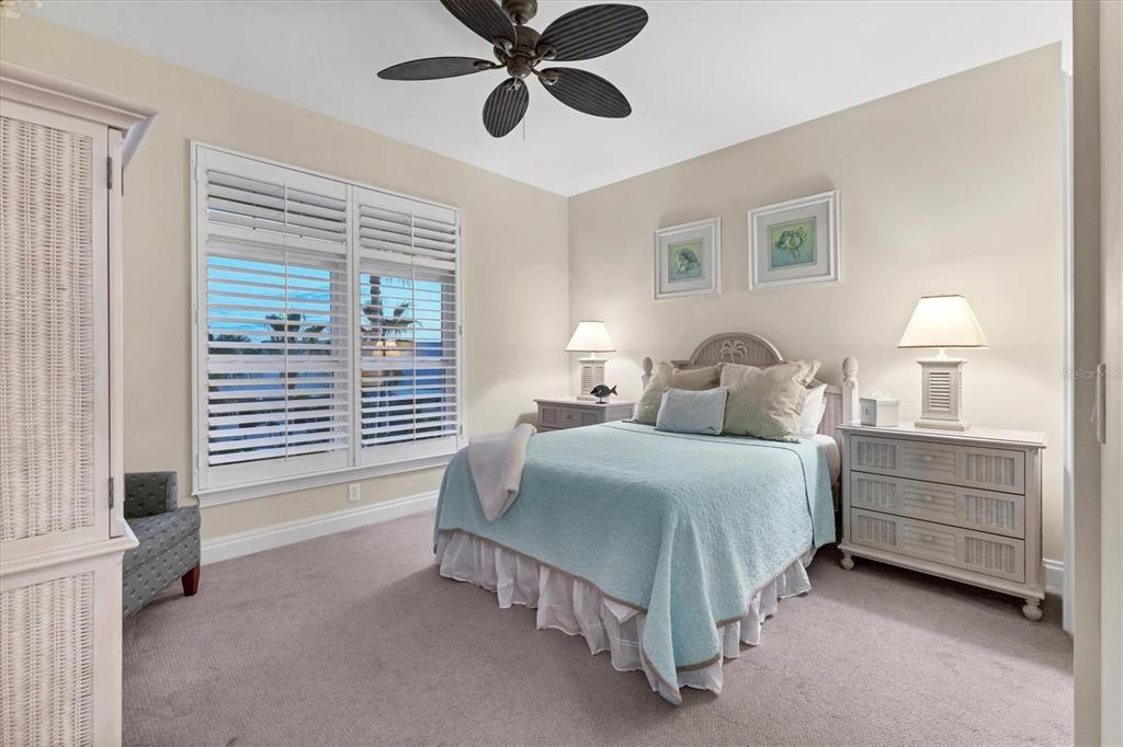 For Sale: $2,295,000 (3 beds, 2 baths, 2132 Square Feet)