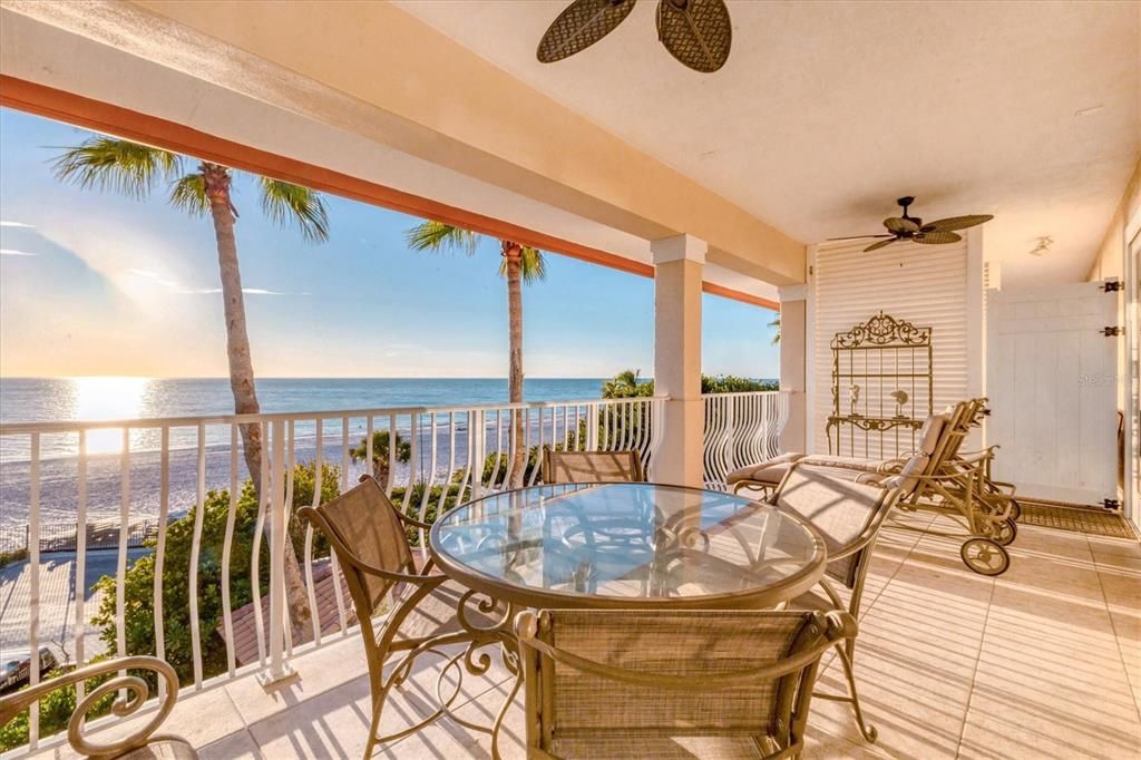 For Sale: $2,295,000 (3 beds, 2 baths, 2132 Square Feet)