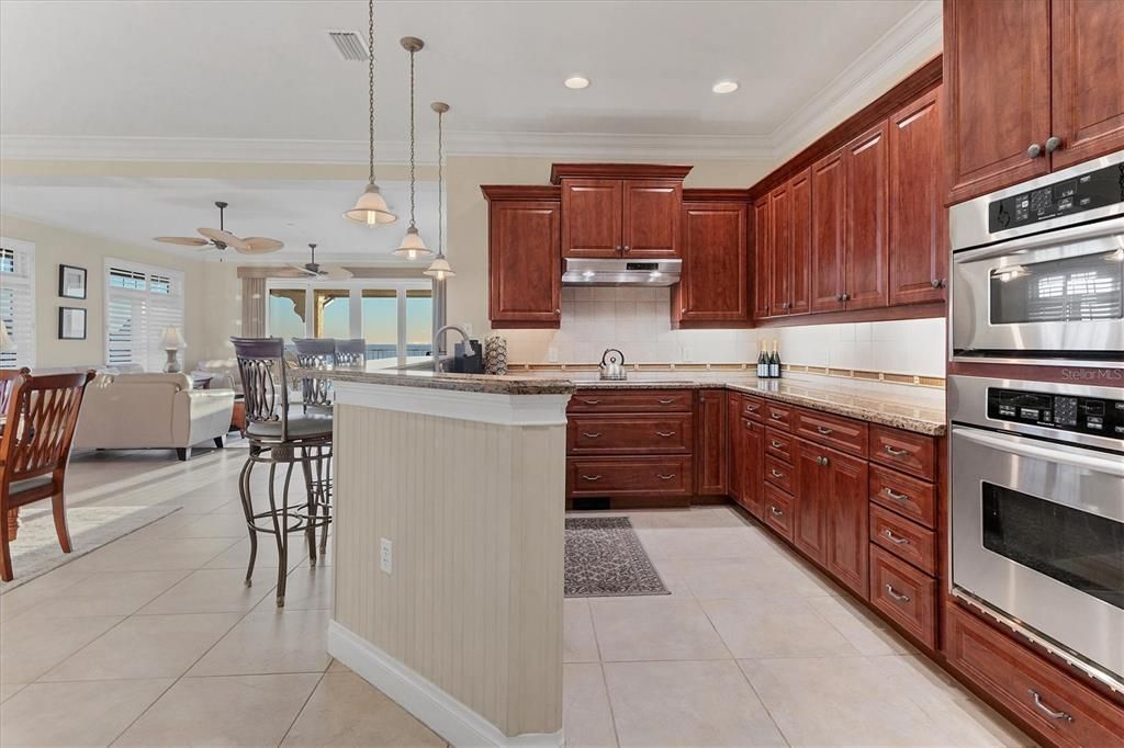 For Sale: $2,295,000 (3 beds, 2 baths, 2132 Square Feet)