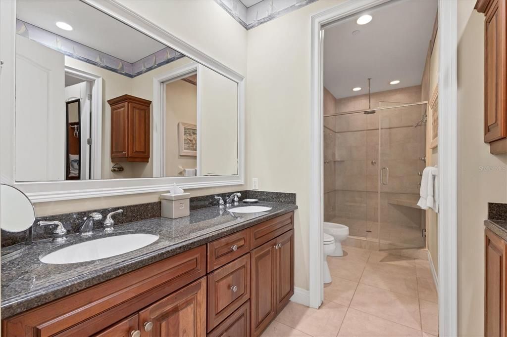 For Sale: $2,295,000 (3 beds, 2 baths, 2132 Square Feet)