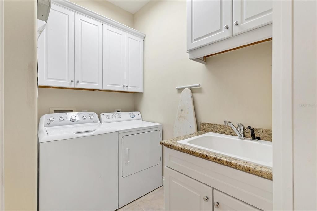 For Sale: $2,295,000 (3 beds, 2 baths, 2132 Square Feet)