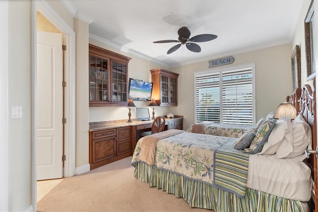 For Sale: $2,295,000 (3 beds, 2 baths, 2132 Square Feet)