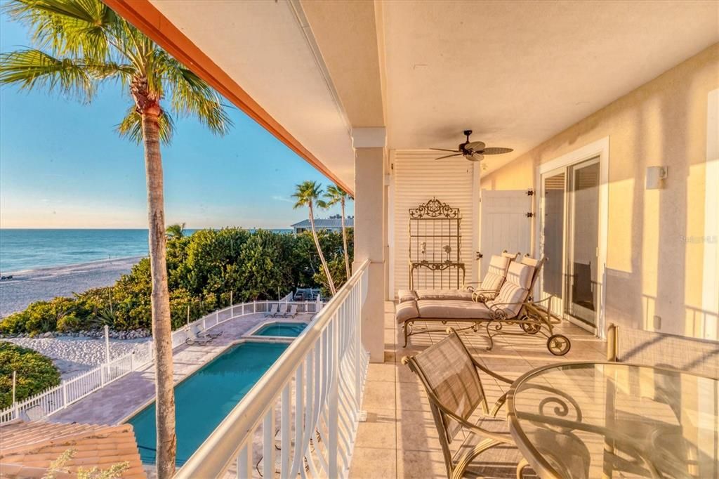 For Sale: $2,295,000 (3 beds, 2 baths, 2132 Square Feet)