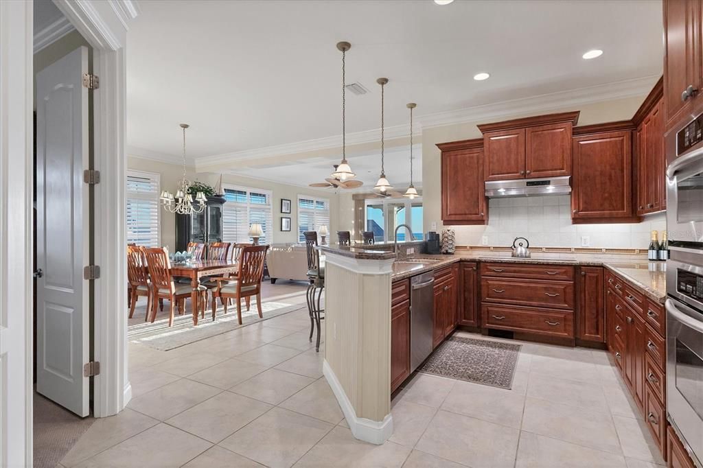 For Sale: $2,295,000 (3 beds, 2 baths, 2132 Square Feet)