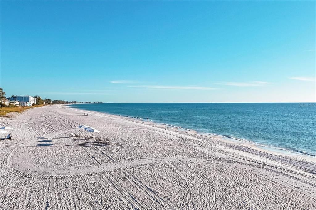 For Sale: $2,295,000 (3 beds, 2 baths, 2132 Square Feet)