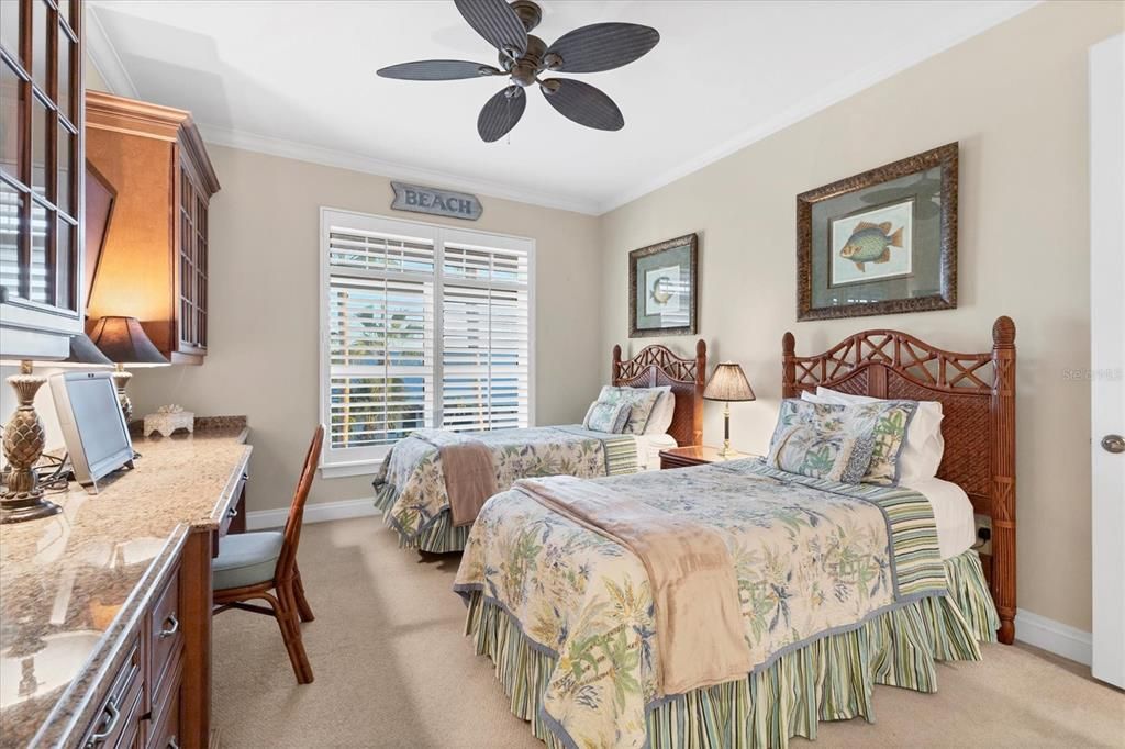 For Sale: $2,295,000 (3 beds, 2 baths, 2132 Square Feet)