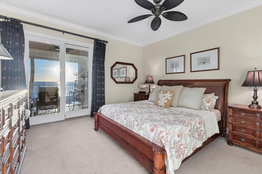 For Sale: $2,295,000 (3 beds, 2 baths, 2132 Square Feet)