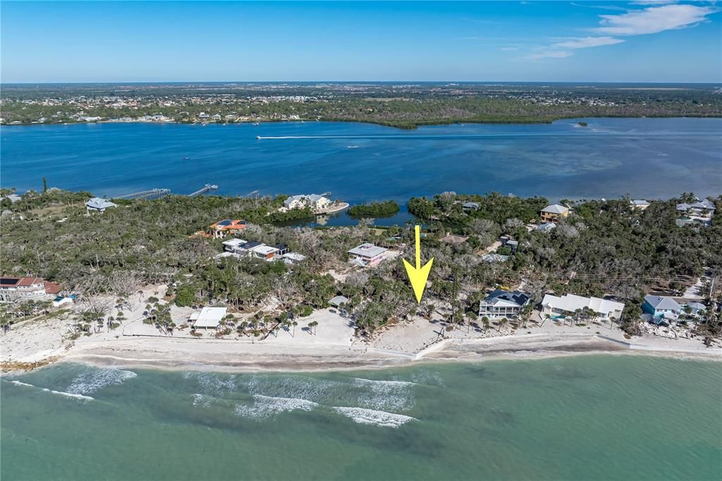 На продажу: $1,650,000 (0.45 acres)