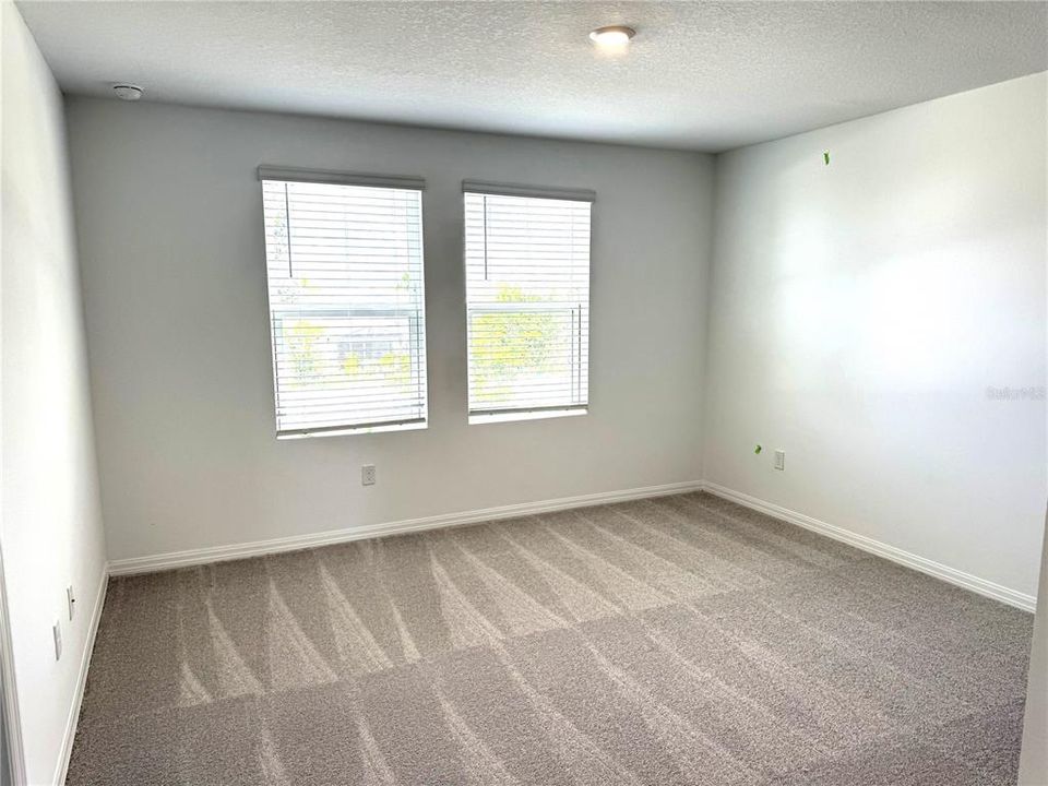 For Rent: $2,150 (3 beds, 2 baths, 1373 Square Feet)