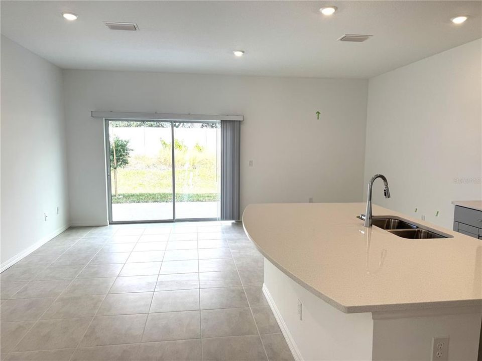 For Rent: $2,150 (3 beds, 2 baths, 1373 Square Feet)