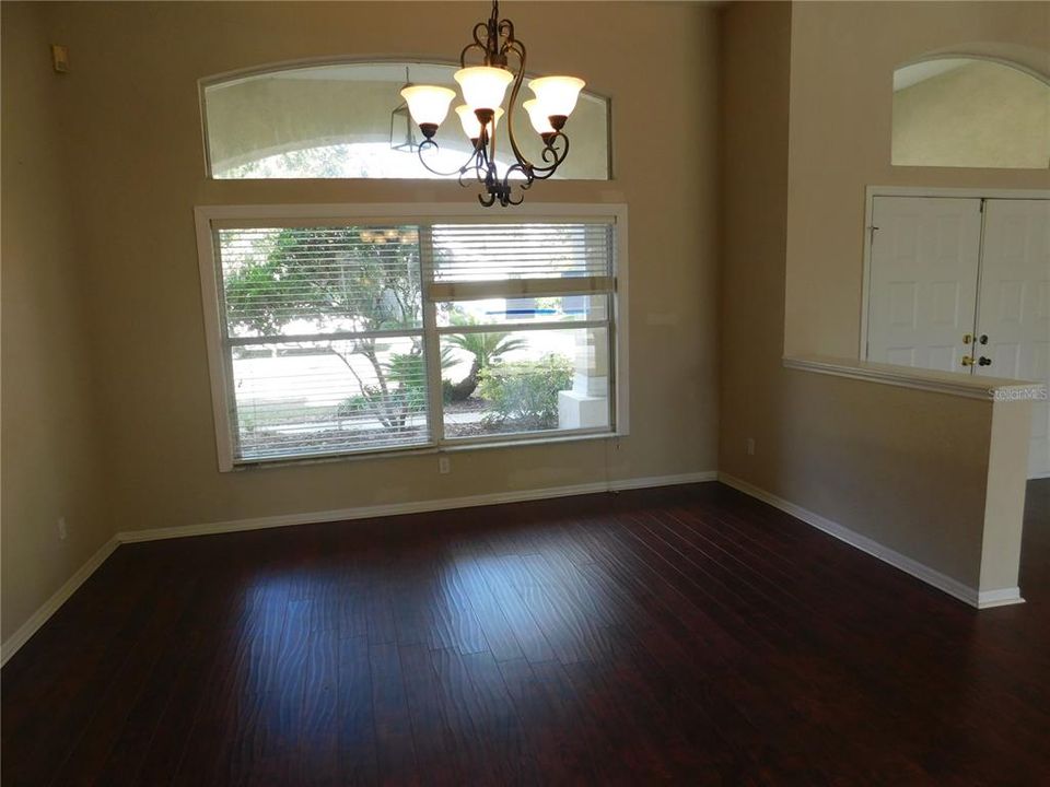 待售: $354,900 (4 贝兹, 3 浴室, 2466 平方英尺)