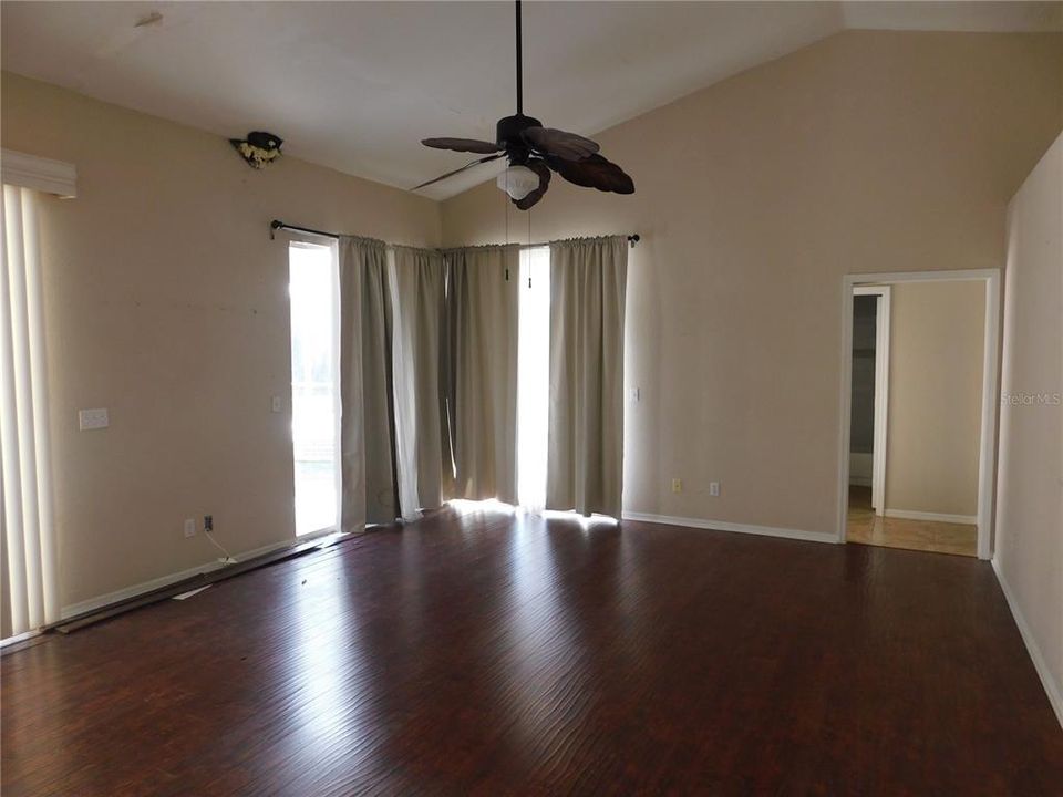 待售: $354,900 (4 贝兹, 3 浴室, 2466 平方英尺)