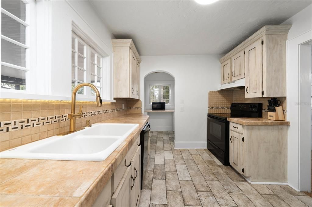 待售: $408,000 (3 贝兹, 2 浴室, 1481 平方英尺)