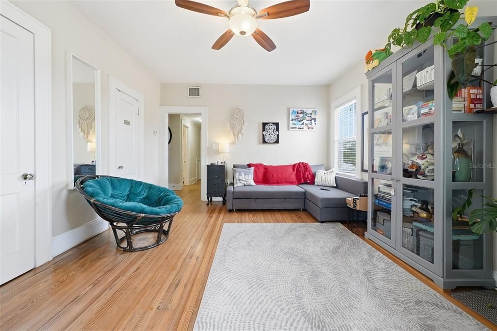 待售: $880,000 (4 贝兹, 0 浴室, 2924 平方英尺)