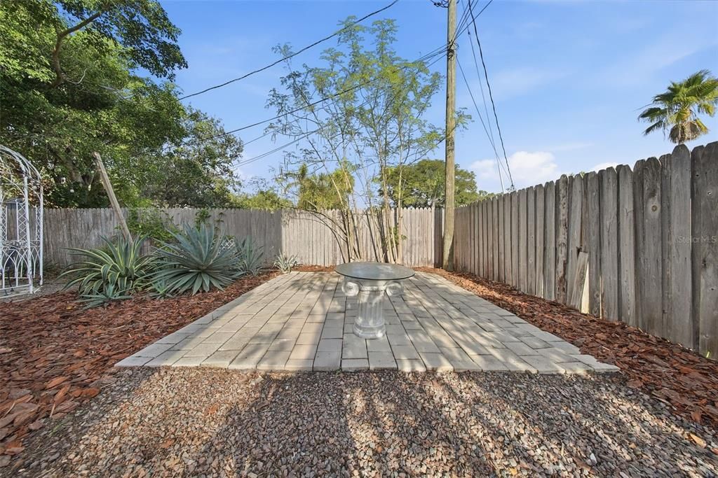 待售: $880,000 (4 贝兹, 0 浴室, 2924 平方英尺)