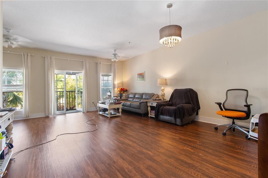 For Rent: $2,100 (2 beds, 2 baths, 1422 Square Feet)