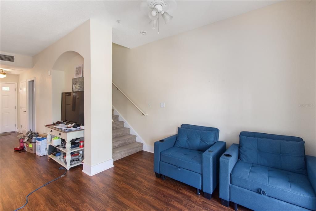 For Rent: $2,100 (2 beds, 2 baths, 1422 Square Feet)