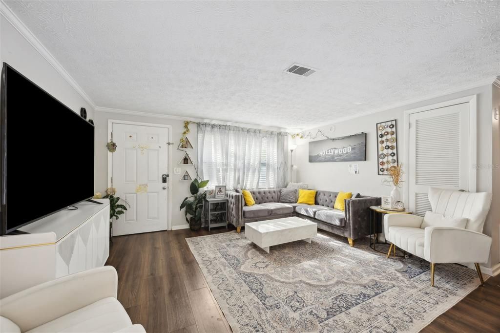 На продажу: $269,900 (4 спален, 1 ванн, 1170 Квадратных фут)