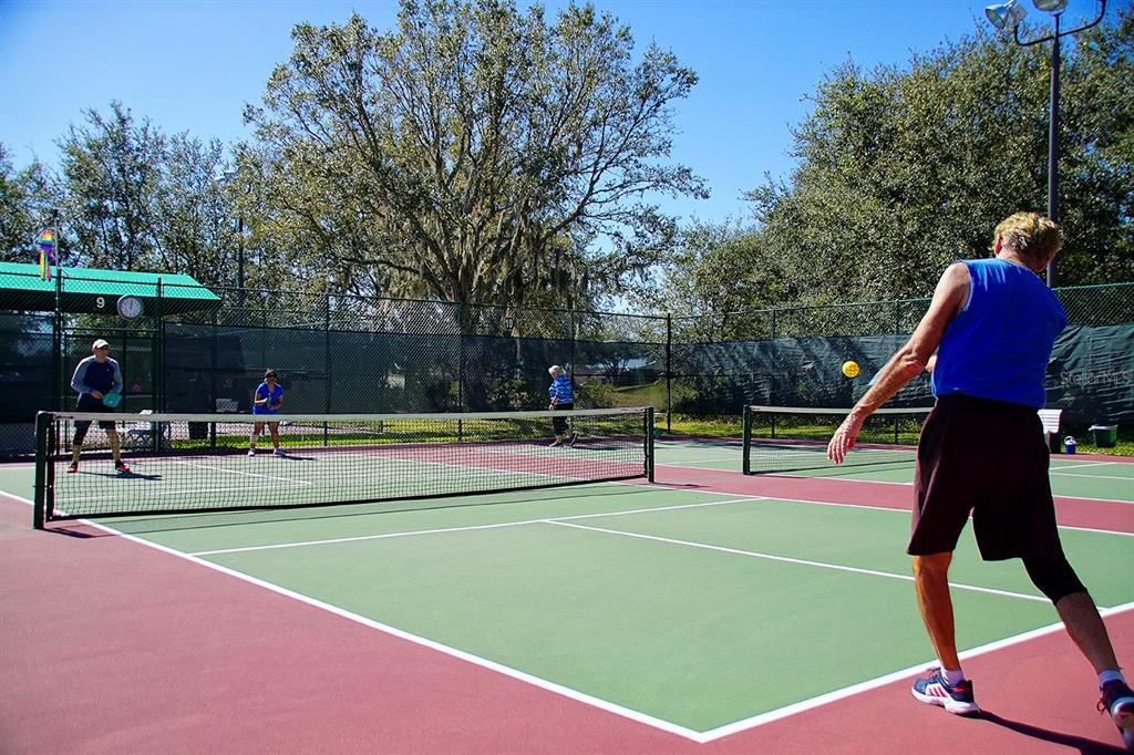 For Sale: $299,900 (2 beds, 2 baths, 1539 Square Feet)