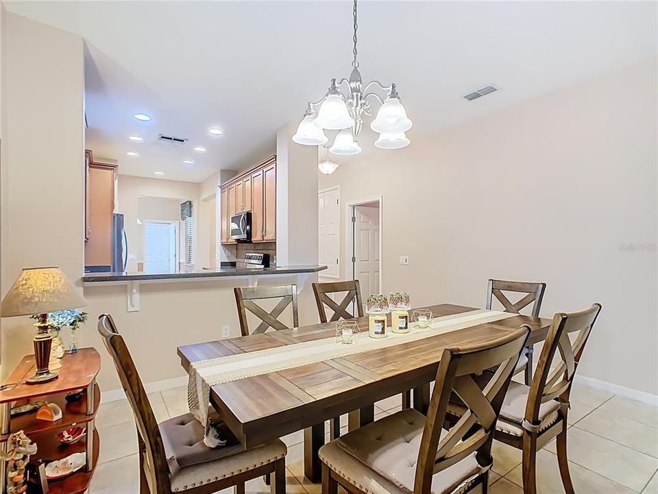 For Sale: $299,900 (2 beds, 2 baths, 1539 Square Feet)
