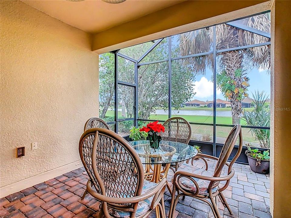 For Sale: $299,900 (2 beds, 2 baths, 1539 Square Feet)