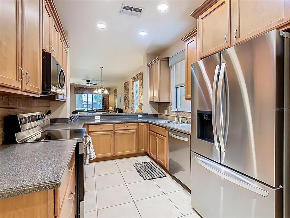 For Sale: $299,900 (2 beds, 2 baths, 1539 Square Feet)