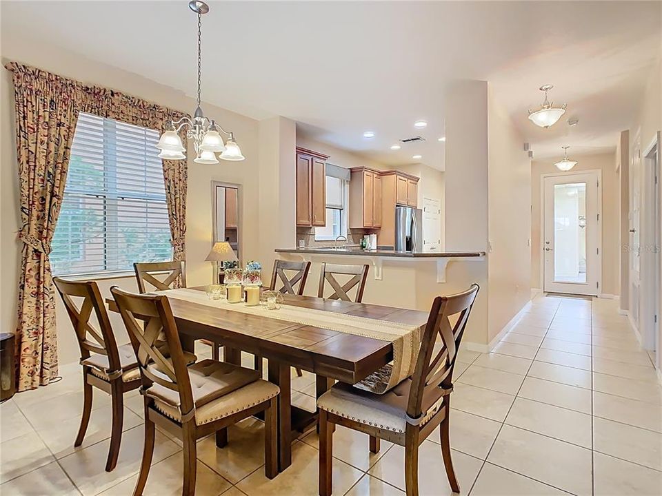 For Sale: $299,900 (2 beds, 2 baths, 1539 Square Feet)