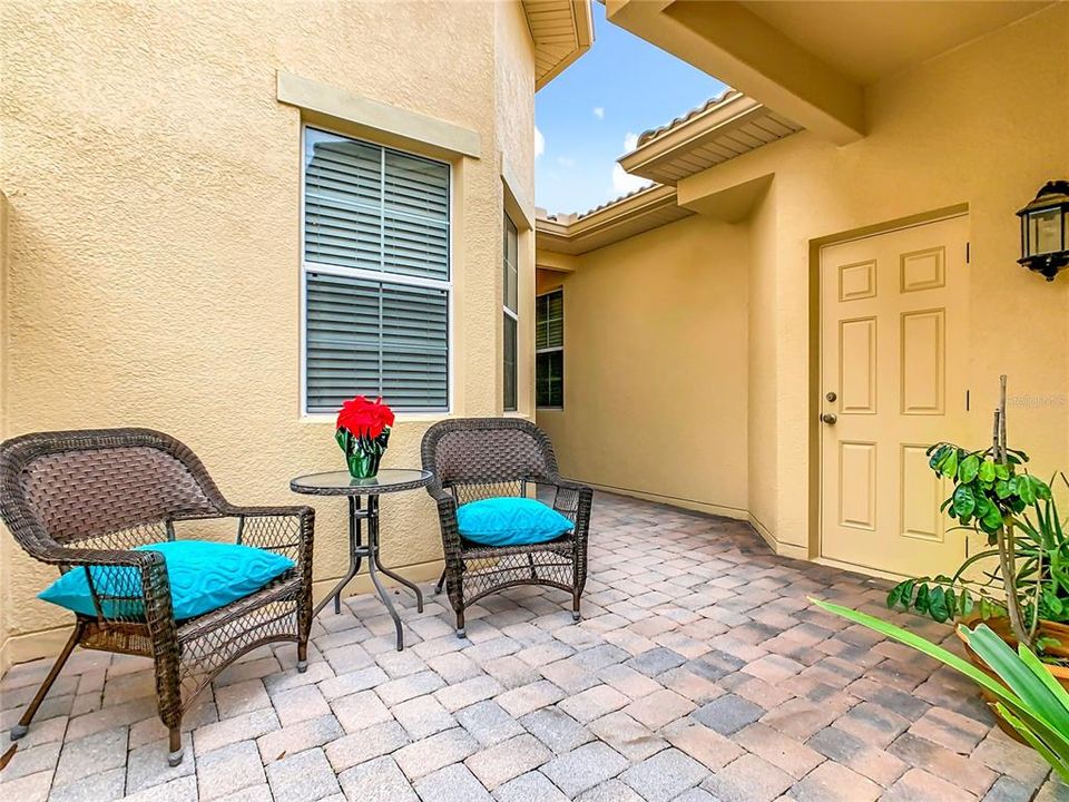 For Sale: $299,900 (2 beds, 2 baths, 1539 Square Feet)