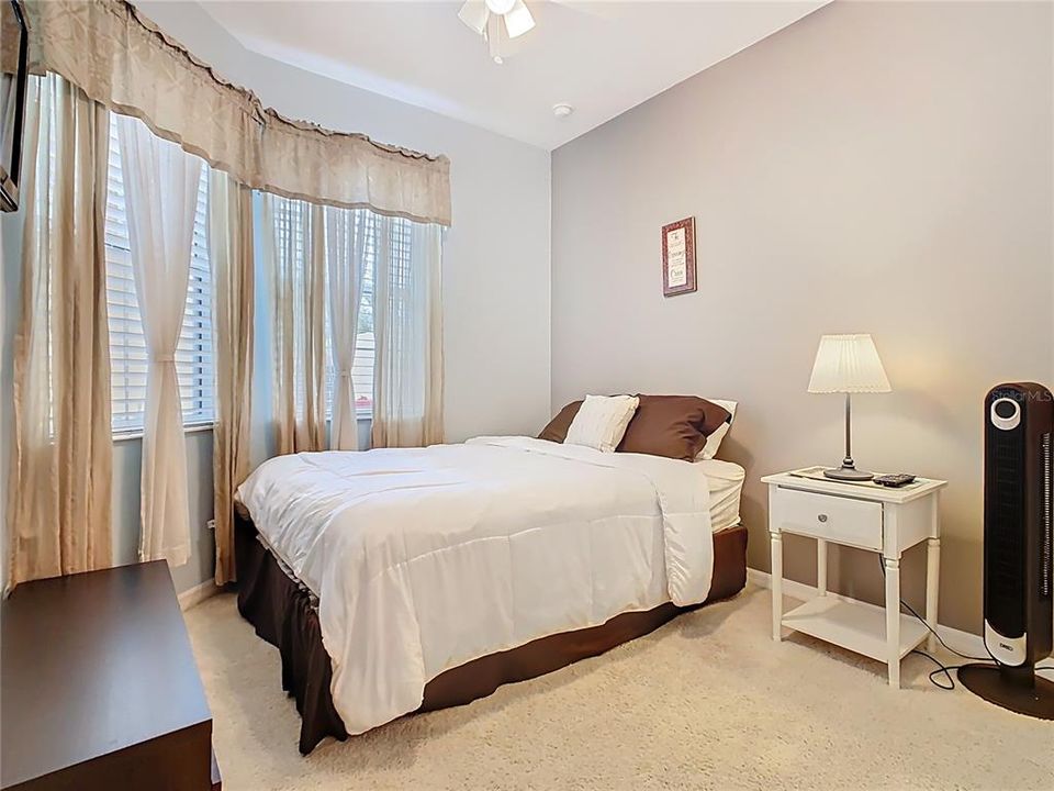 For Sale: $299,900 (2 beds, 2 baths, 1539 Square Feet)