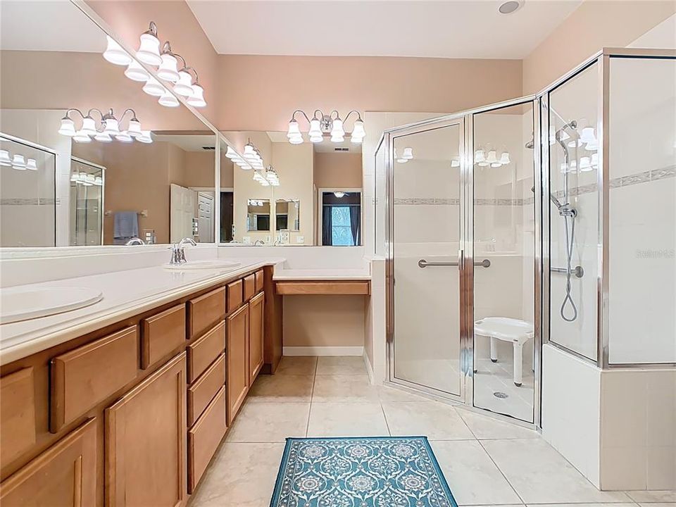 For Sale: $299,900 (2 beds, 2 baths, 1539 Square Feet)