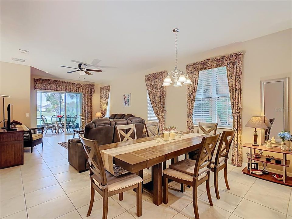 For Sale: $299,900 (2 beds, 2 baths, 1539 Square Feet)