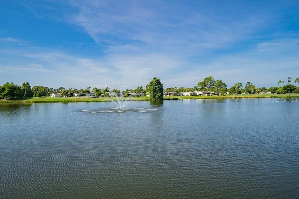 For Sale: $134,900 (2 beds, 2 baths, 912 Square Feet)