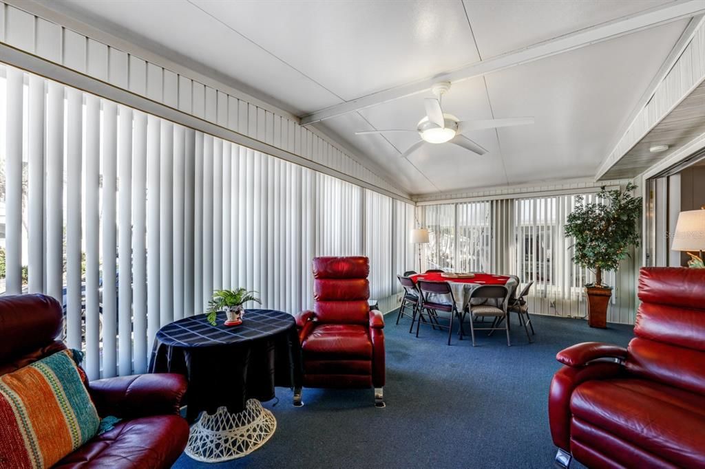 For Sale: $134,900 (2 beds, 2 baths, 912 Square Feet)