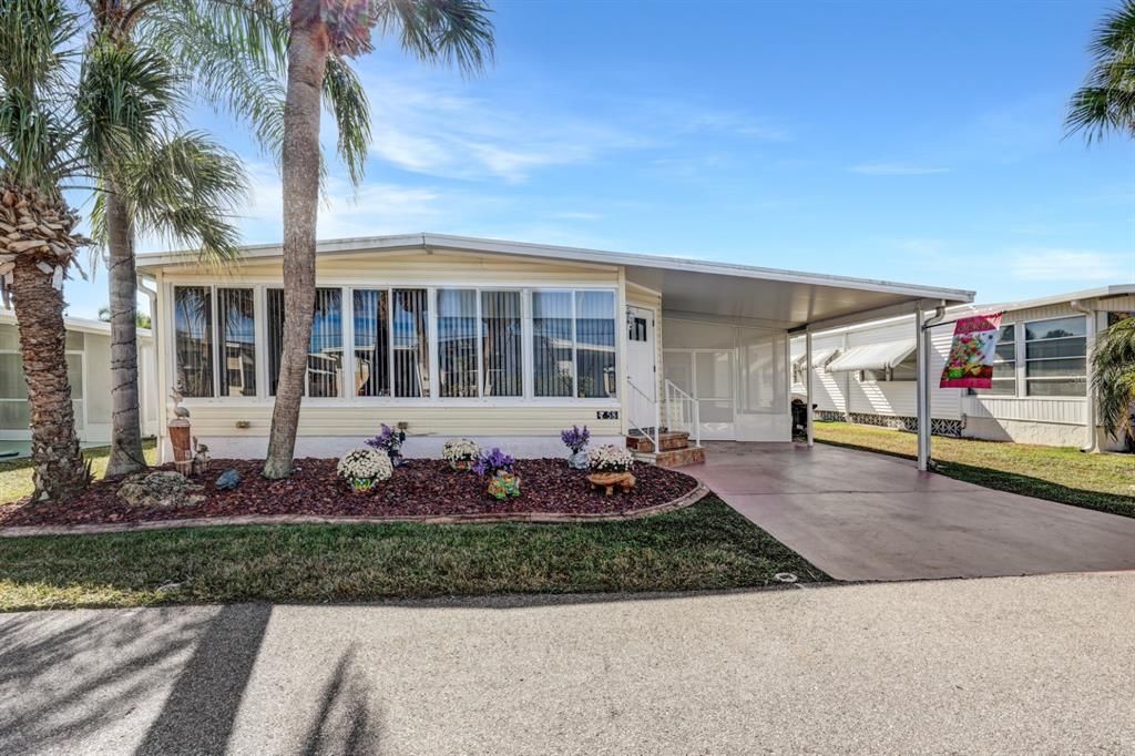 For Sale: $134,900 (2 beds, 2 baths, 912 Square Feet)