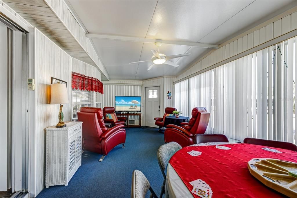 For Sale: $134,900 (2 beds, 2 baths, 912 Square Feet)