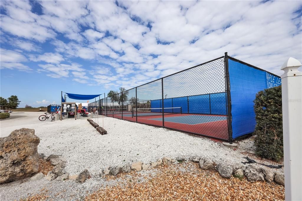 For Sale: $134,900 (2 beds, 2 baths, 912 Square Feet)