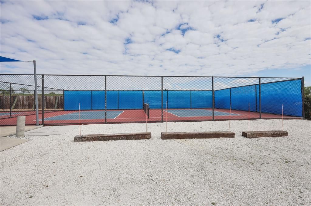 For Sale: $134,900 (2 beds, 2 baths, 912 Square Feet)