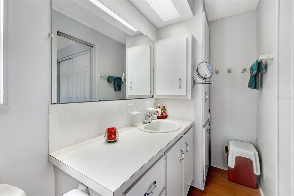 For Sale: $134,900 (2 beds, 2 baths, 912 Square Feet)