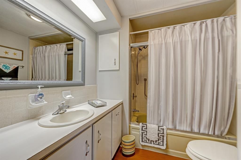 For Sale: $134,900 (2 beds, 2 baths, 912 Square Feet)