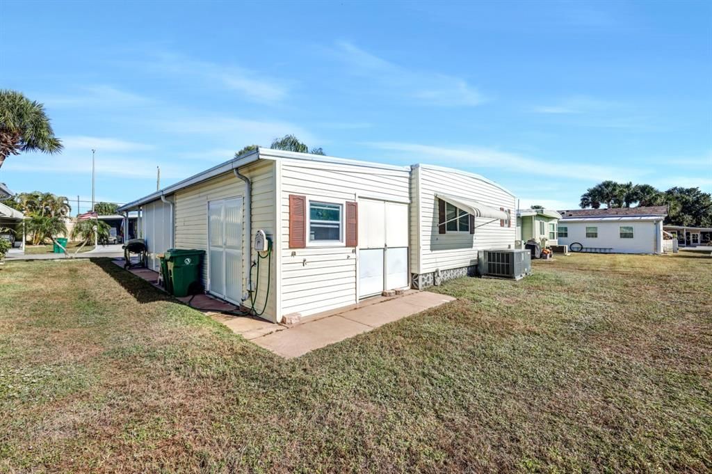 For Sale: $134,900 (2 beds, 2 baths, 912 Square Feet)