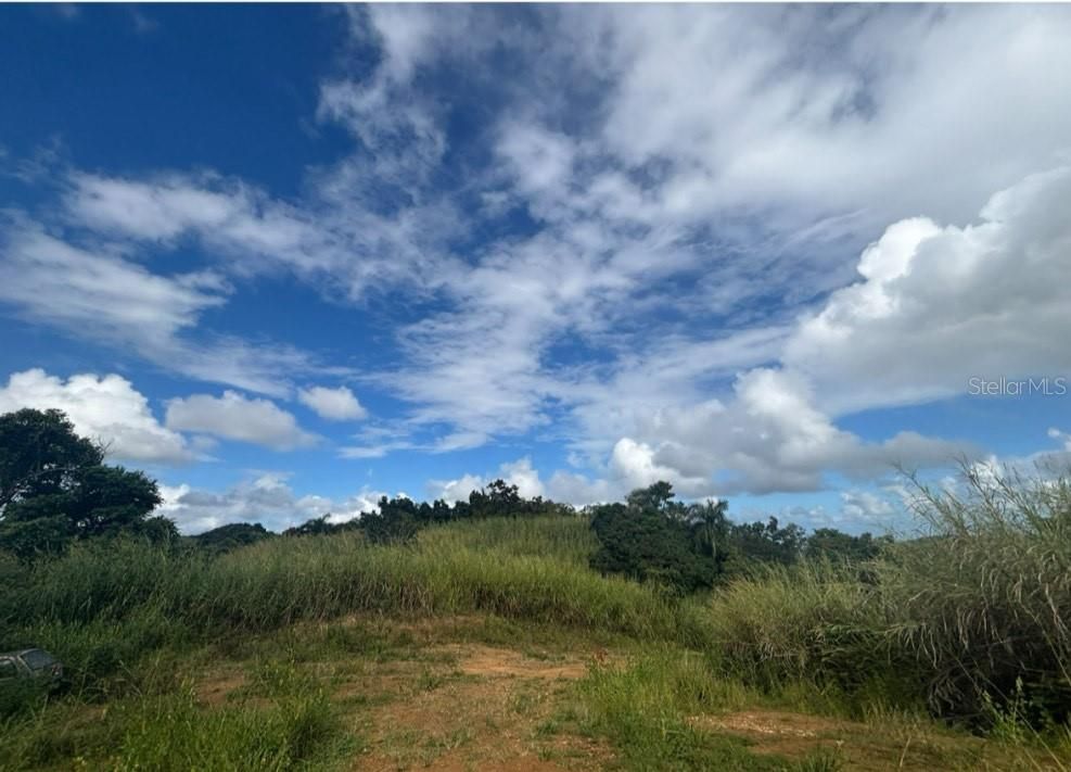 En Venta: $400,000 (27.36 acres)